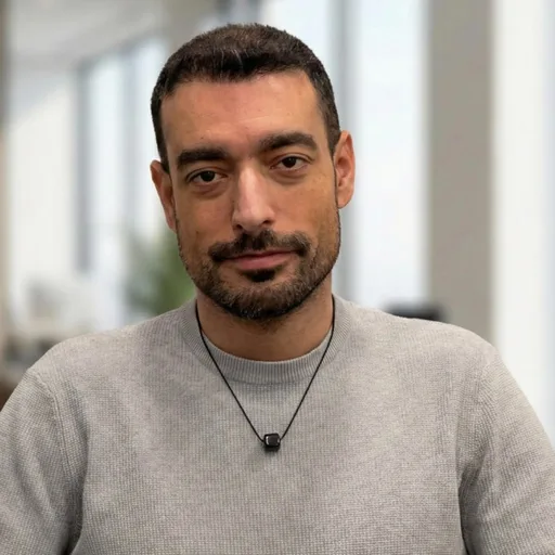 מדברים תכל'ס עם עומרי כהן על כסף, עסקים והתפתחות אישית